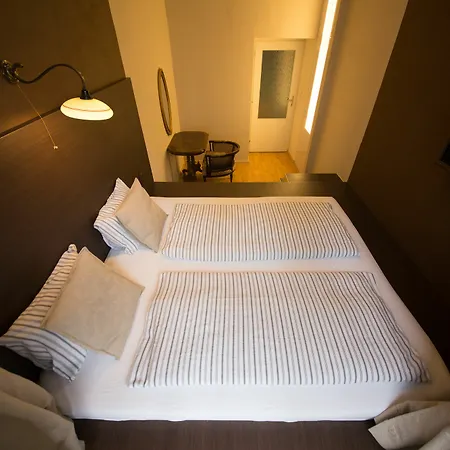 Hotel And Jacob